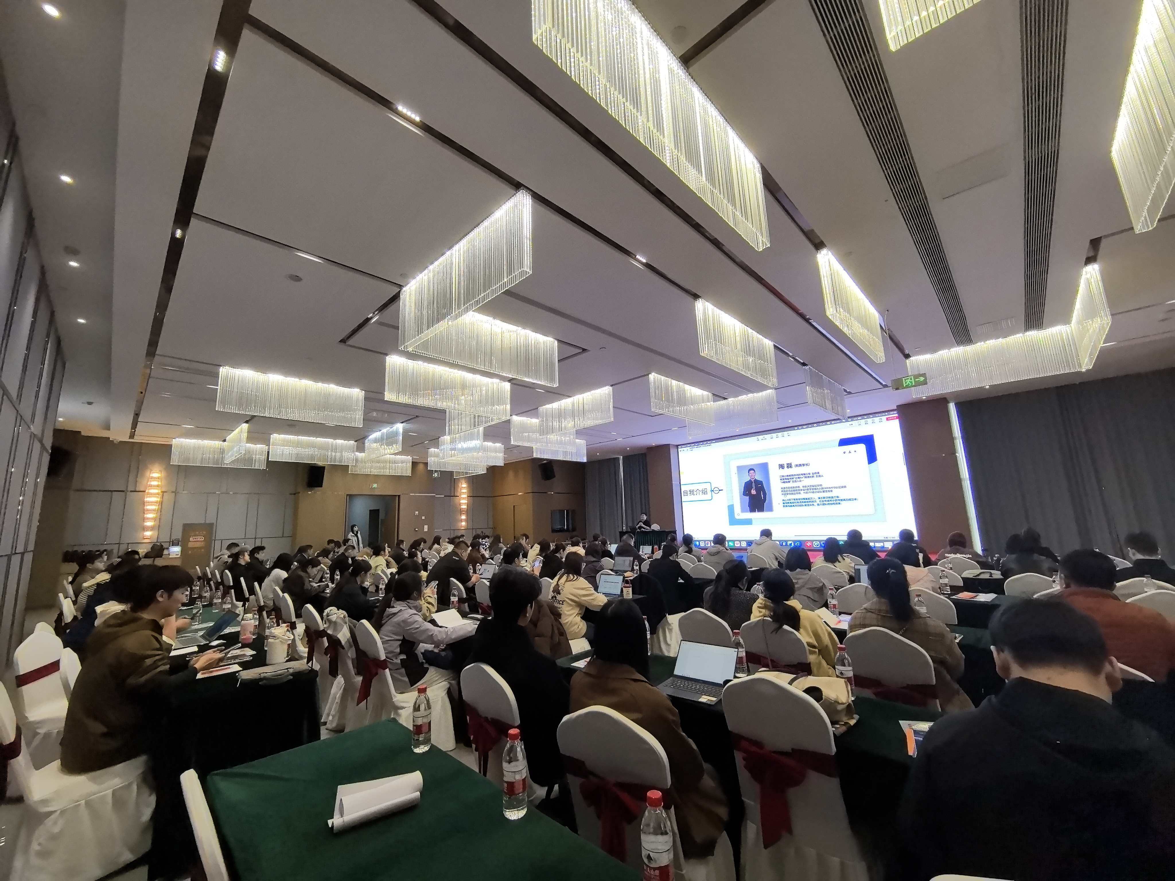 Crosste Deepens AI Skills to Empower New Growth in Foreign Trade